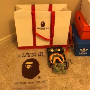 DS “BAPE x PORTER 1st CAMO SHARK TRAVEL CASE”